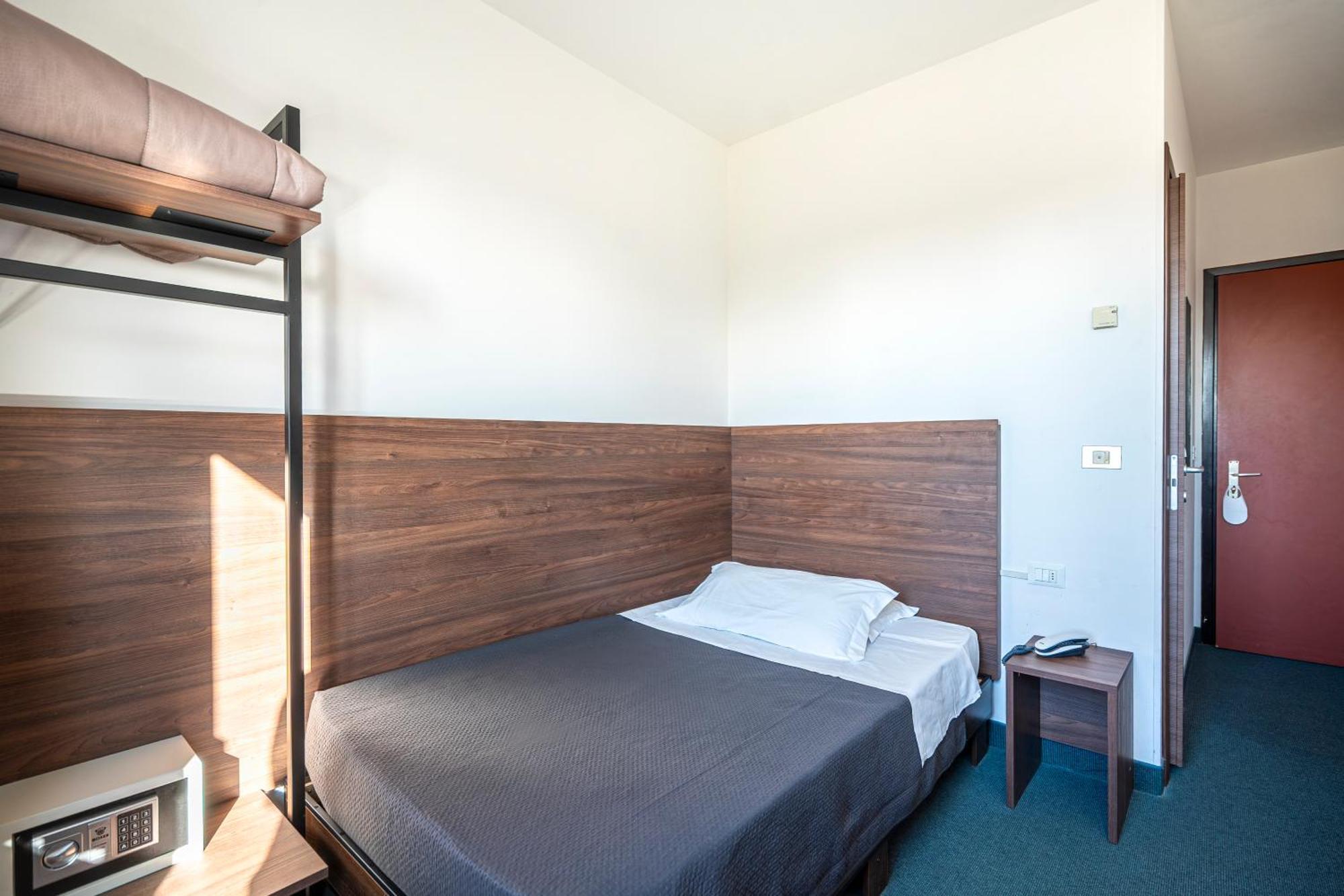 Single Room,1758314932:JPEG